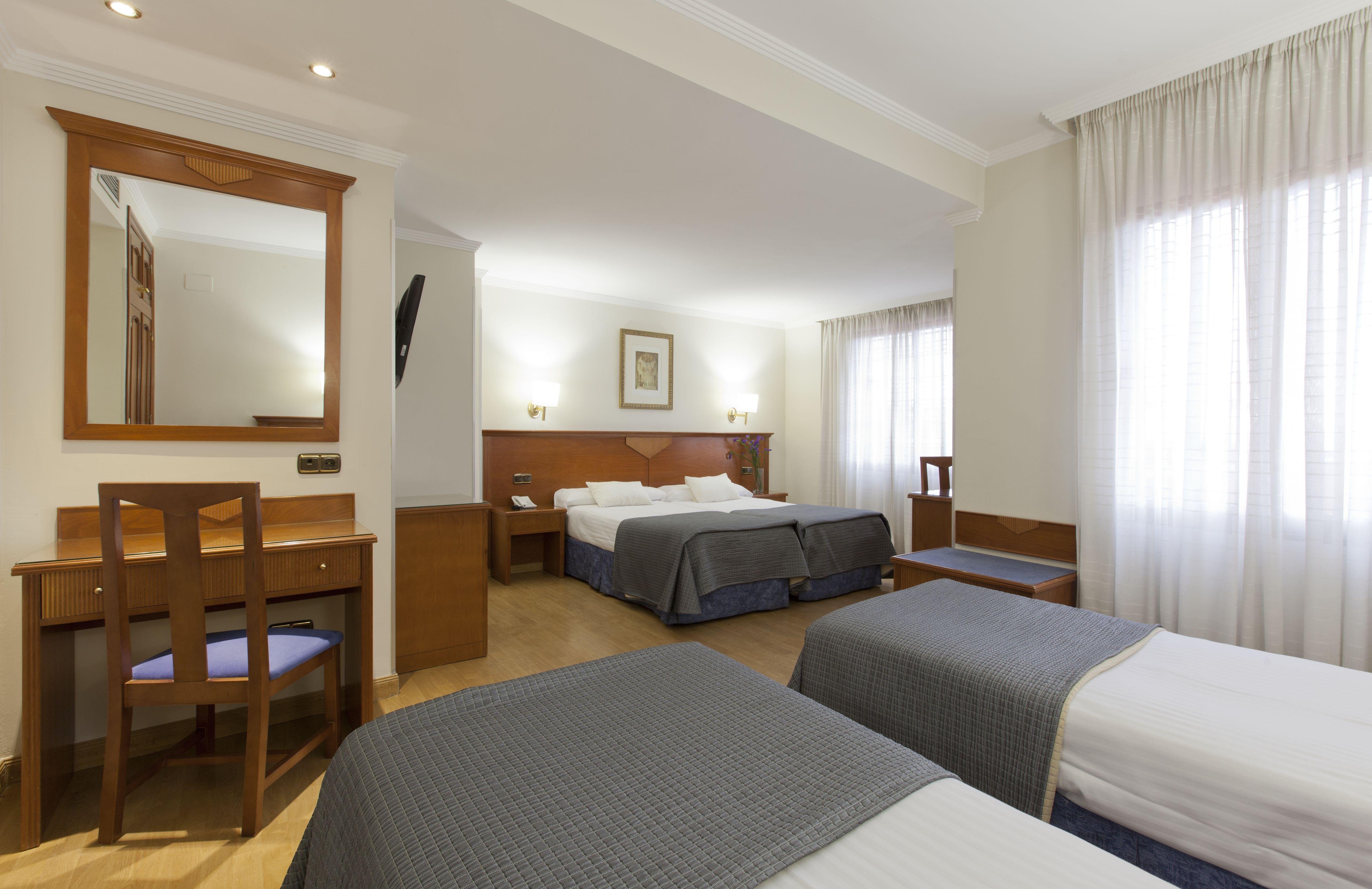Porcel Alixares Hotel Granada Exterior photo