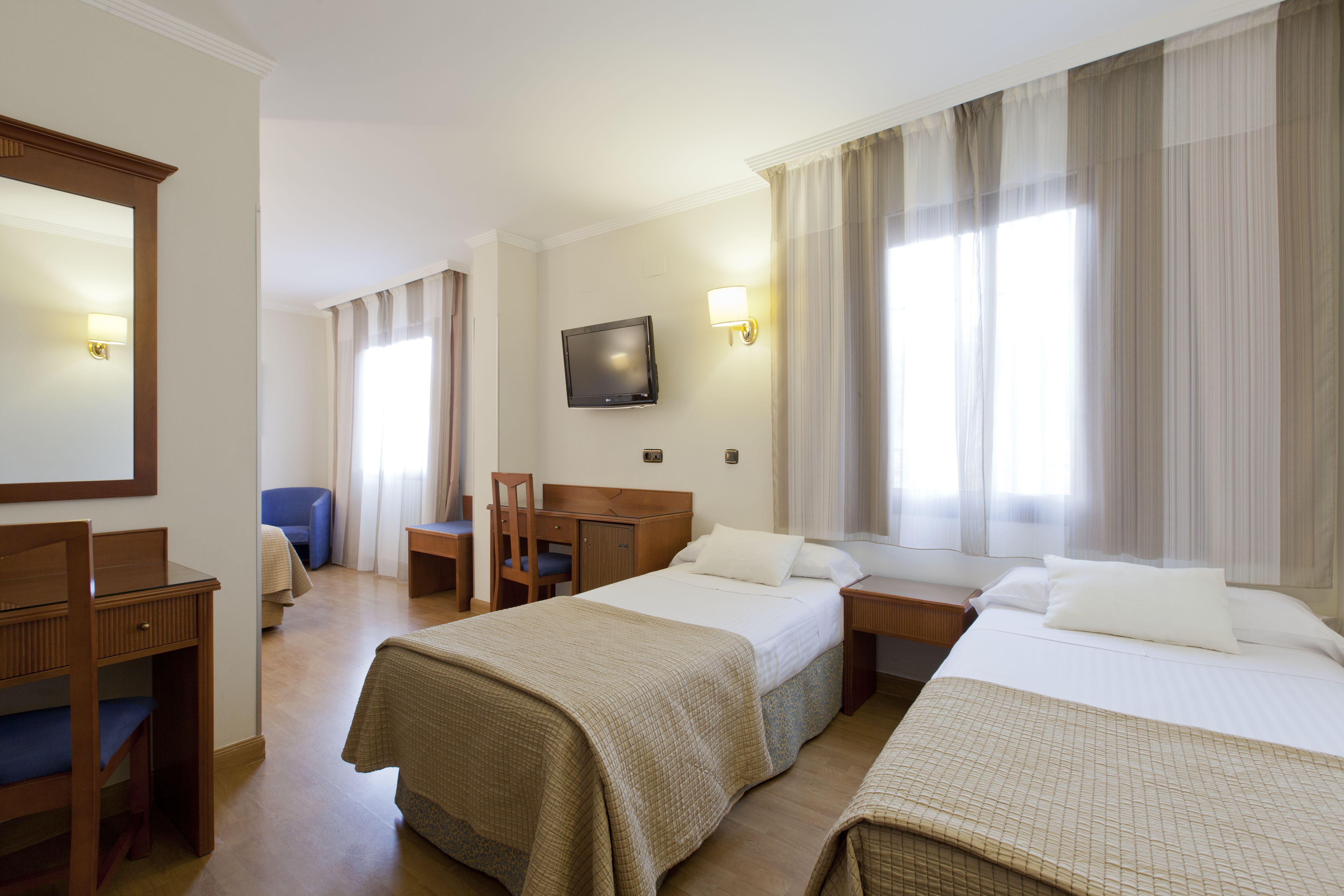 Porcel Alixares Hotel Granada Exterior photo