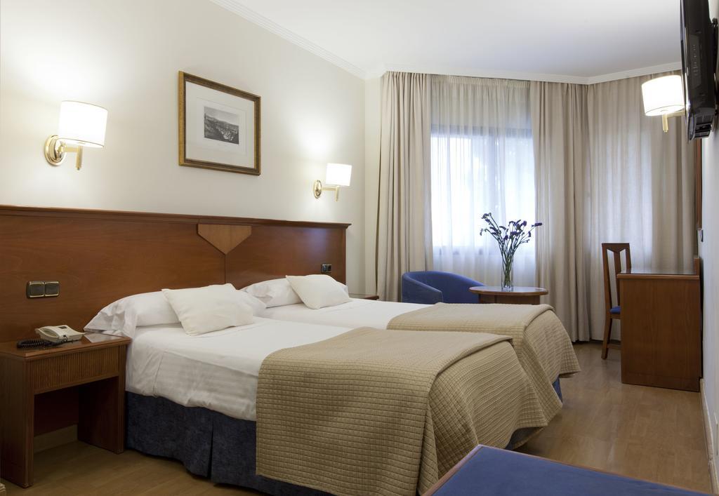 Porcel Alixares Hotel Granada Exterior photo